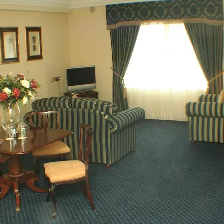 Maudlins House Hotel