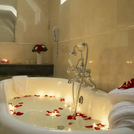 Maudlins House 3* ناس