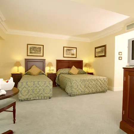 Hotel Maudlins House