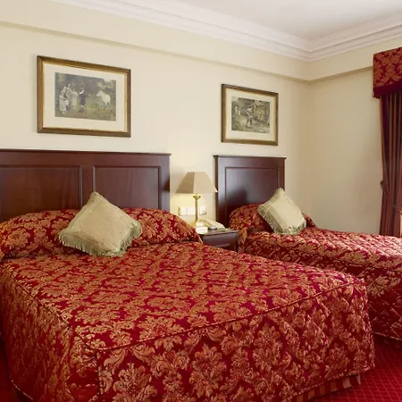 Maudlins House 3*