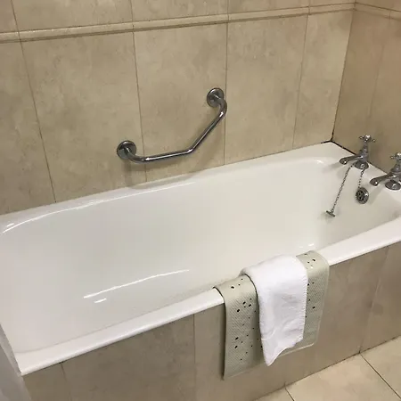 Hotel Maudlins House