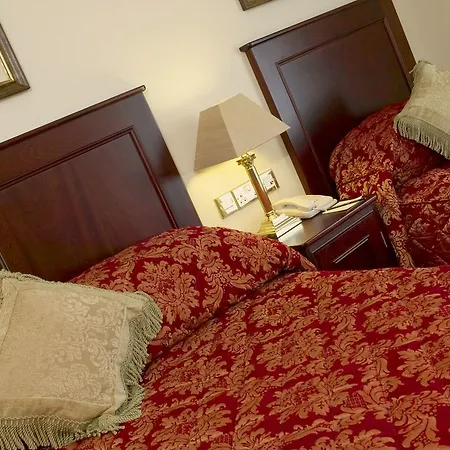 Maudlins House Hotel