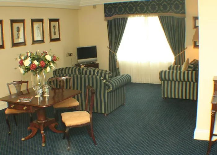 Maudlins House Hotel