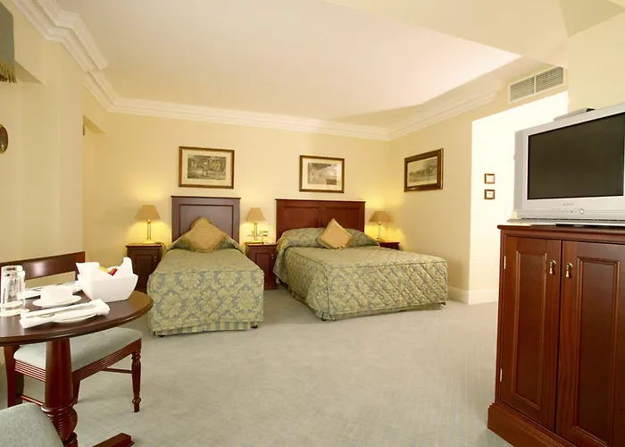 Hotel Maudlins House