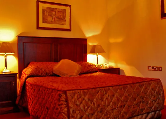 Maudlins House Hotel 3*