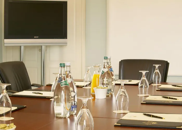 Hotel Maudlins House